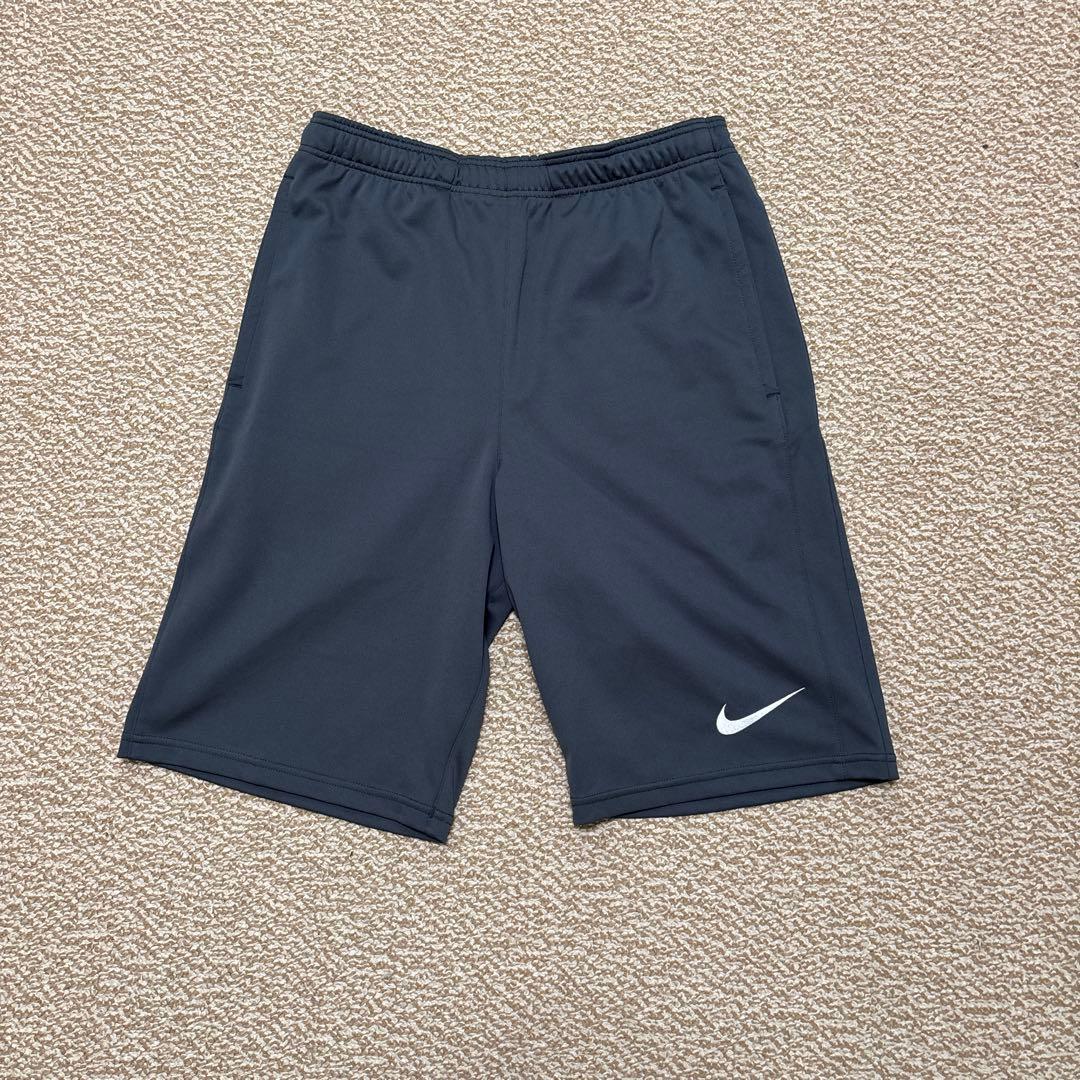 NIKE ドリルトップ　シャツ　ハーフパンツ　Mサイズ