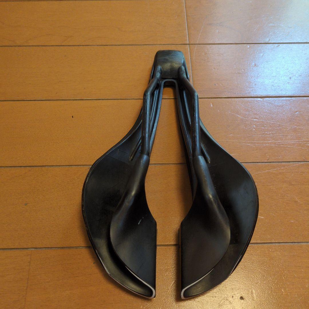 selle italia SP-01 ブラックサドル