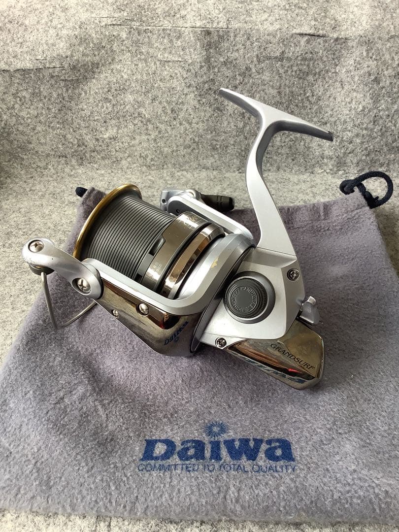 Daiwaリール　GRANDSURF 35 シルバー 収納袋付き　2台セット！