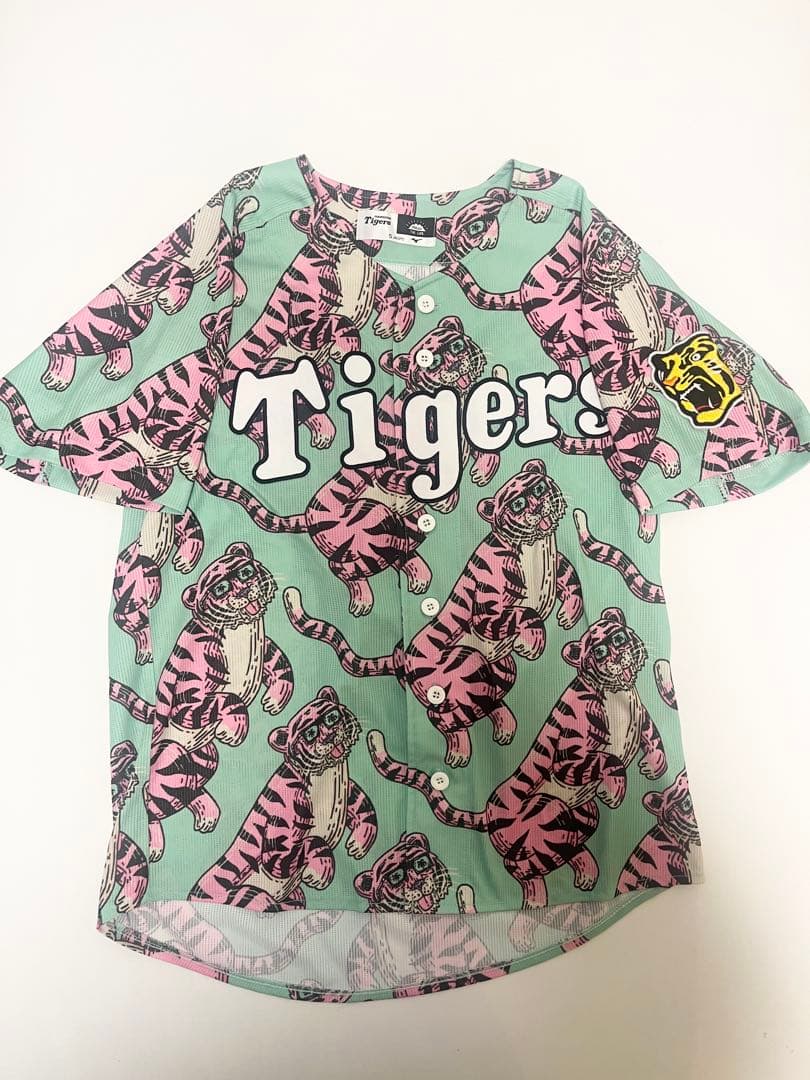 【限定品❣️】阪神タイガース　MULGA コラボ　ユニフォーム　Sサイズ　野球