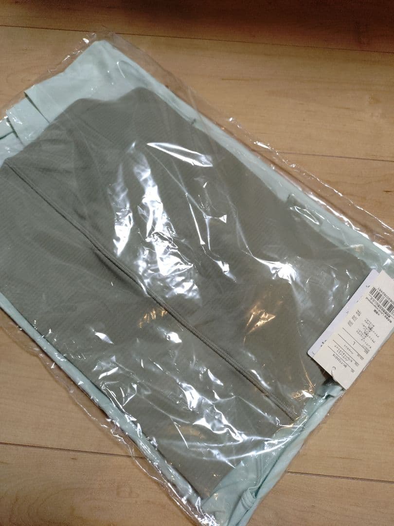 SUKAL バックツイストセパレートタンクトップ