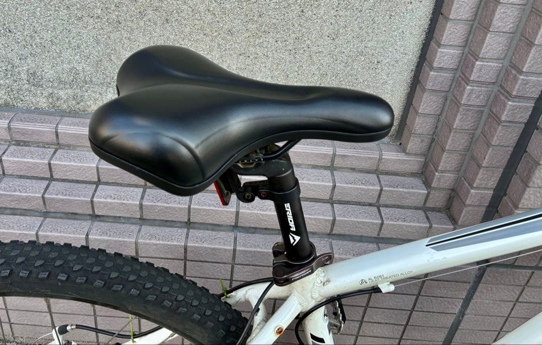 MERIDA メリダ　マウンテンバイク　サイズ　43 cm東京　自転車 24段