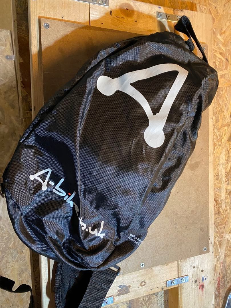 a-bike（本物）　収納リュック、補修部品付き