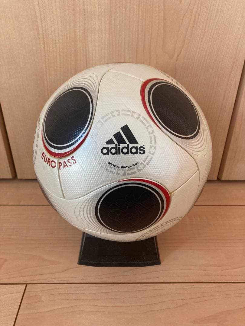 ユーロパス　公式球　アディダス チームガイスト サッカー　テラパス　５号球