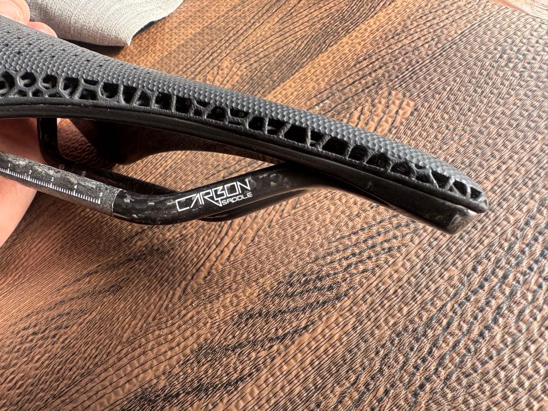 Riro 3Dカーボンファイバー サドル
