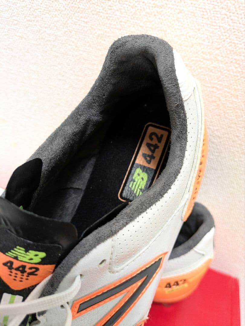 New Balance 442 サッカースパイク ホワイト/オレンジ 28センチ