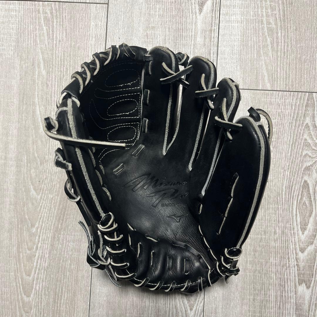 Mizuno 黒い野球グローブ レザー製