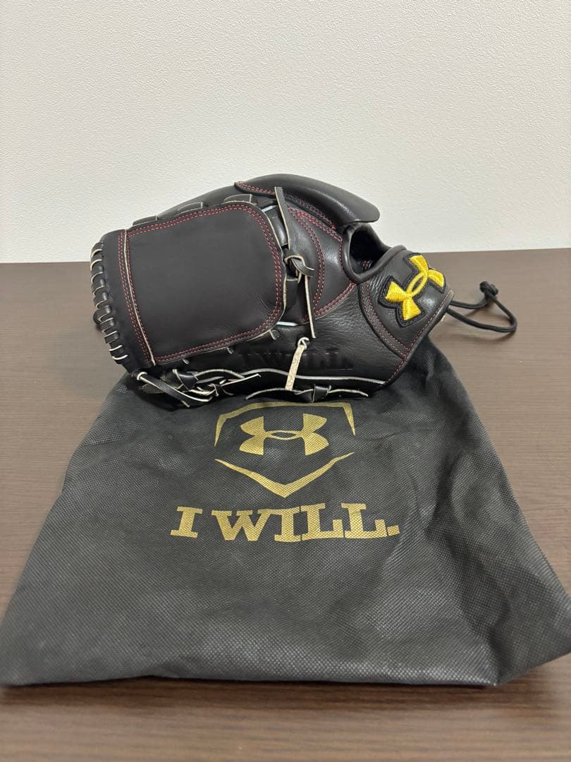 アンダーアーマー　硬式グローブ　投手用　左投げ