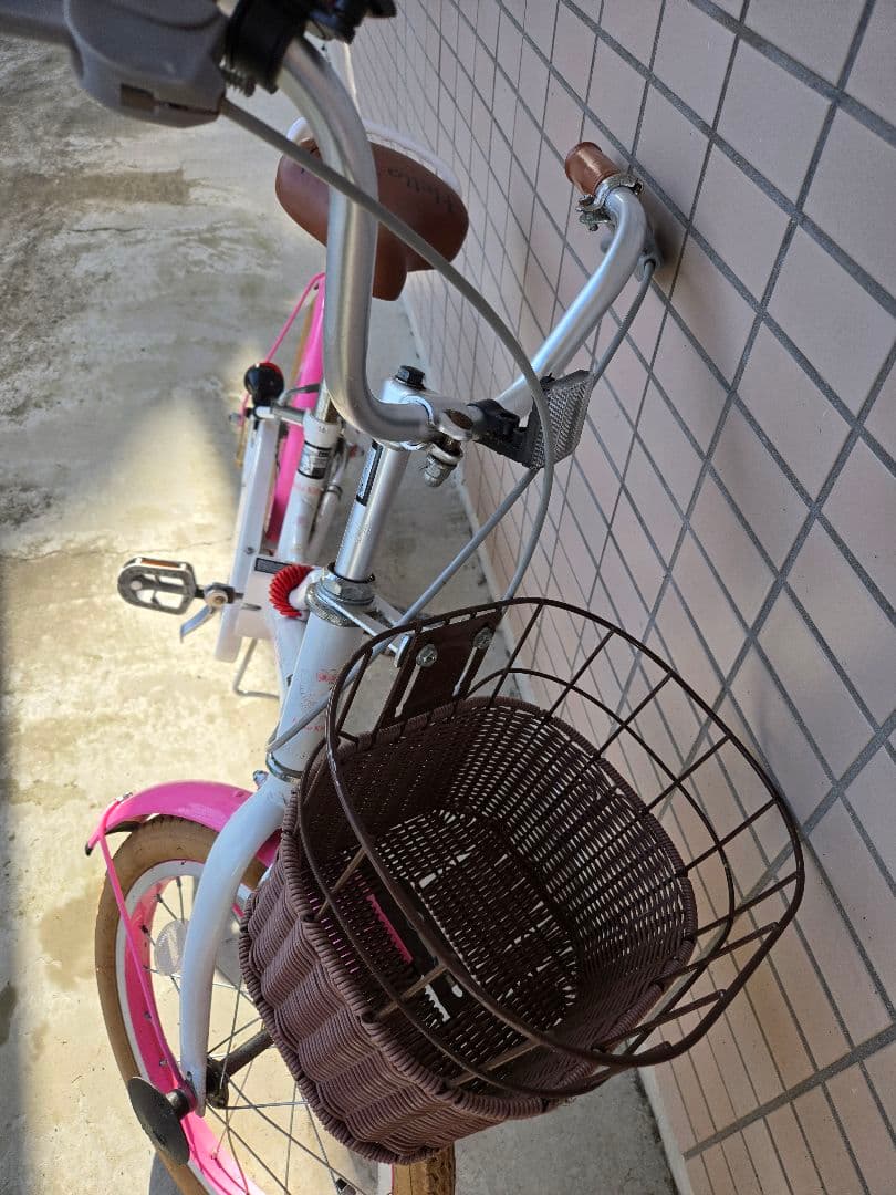 ※都城市受け取りハローキティ 幼児用自転車 空気入れ サポーター ヘルメット