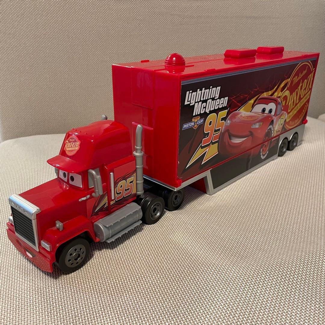 【廃盤】トミカ カーズ　たくさんのせよう! 大きなマック トレーラー 24台収納