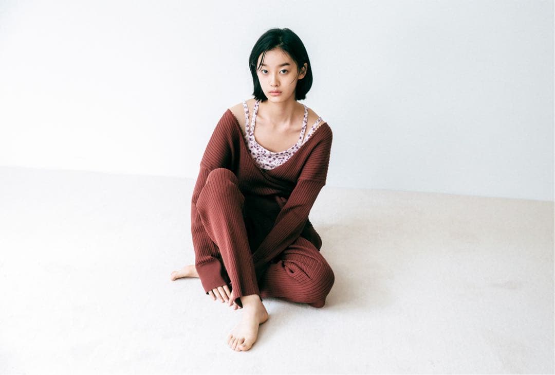 emmi yoga ウォッシャブル　吸水速乾　UVカット　リブニットパンツ