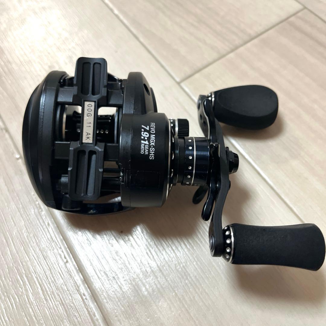 アブ　Revo MGX 右巻き
