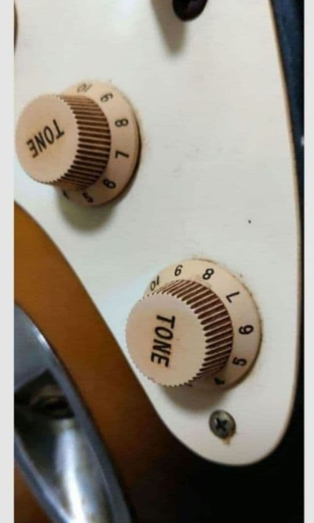 Fender Stratocaster サンバースト