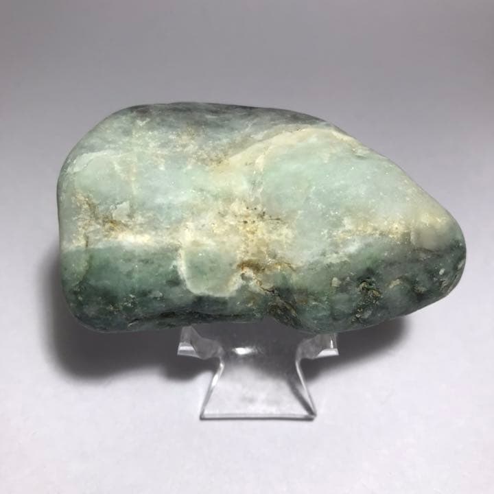 糸魚川翡翠原石【海岸】93g