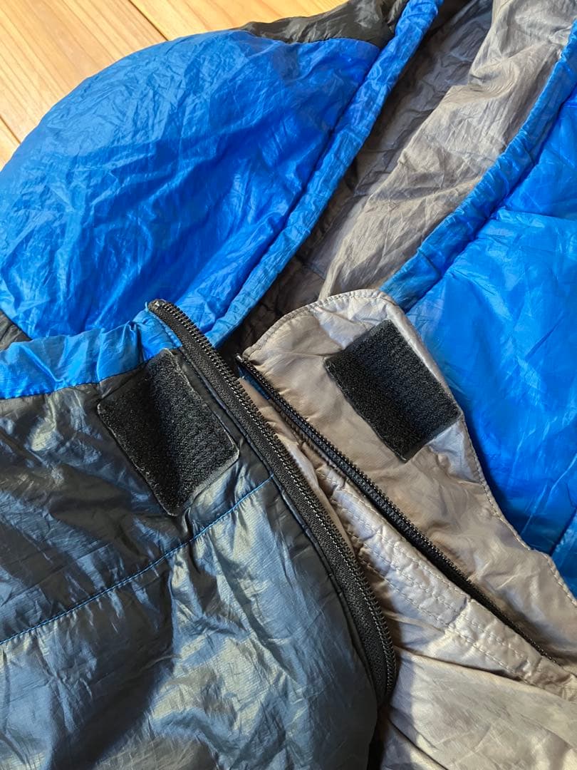 イスカ　Alpha Light 700 X 3-Season Model 寝袋