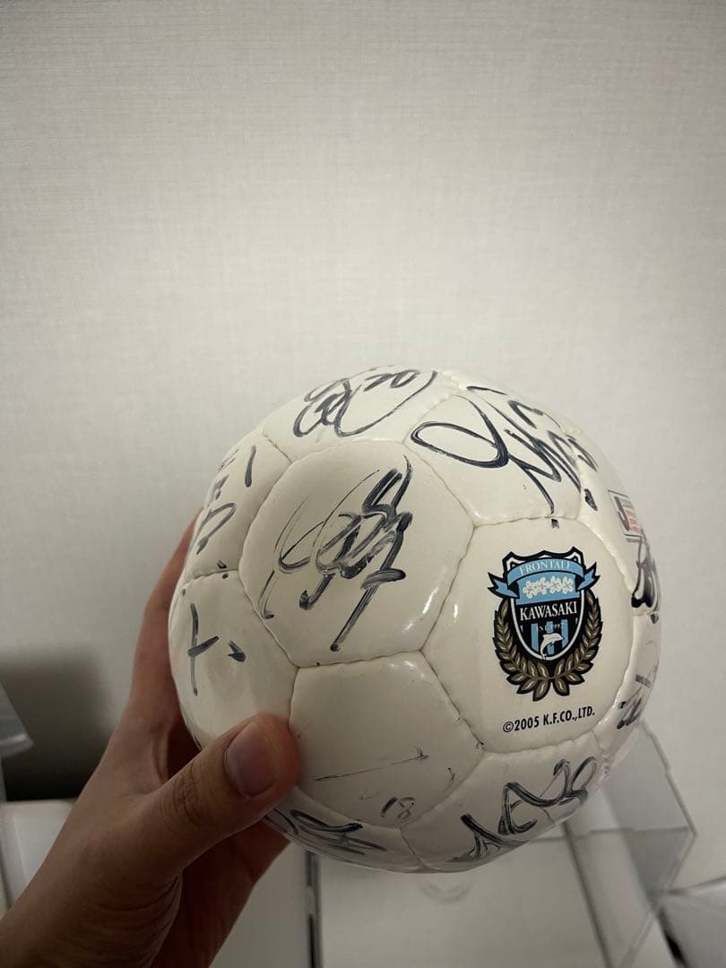 川崎フロンターレ 選手直筆サイン入りサッカーボール（展示ケース付き）2号球