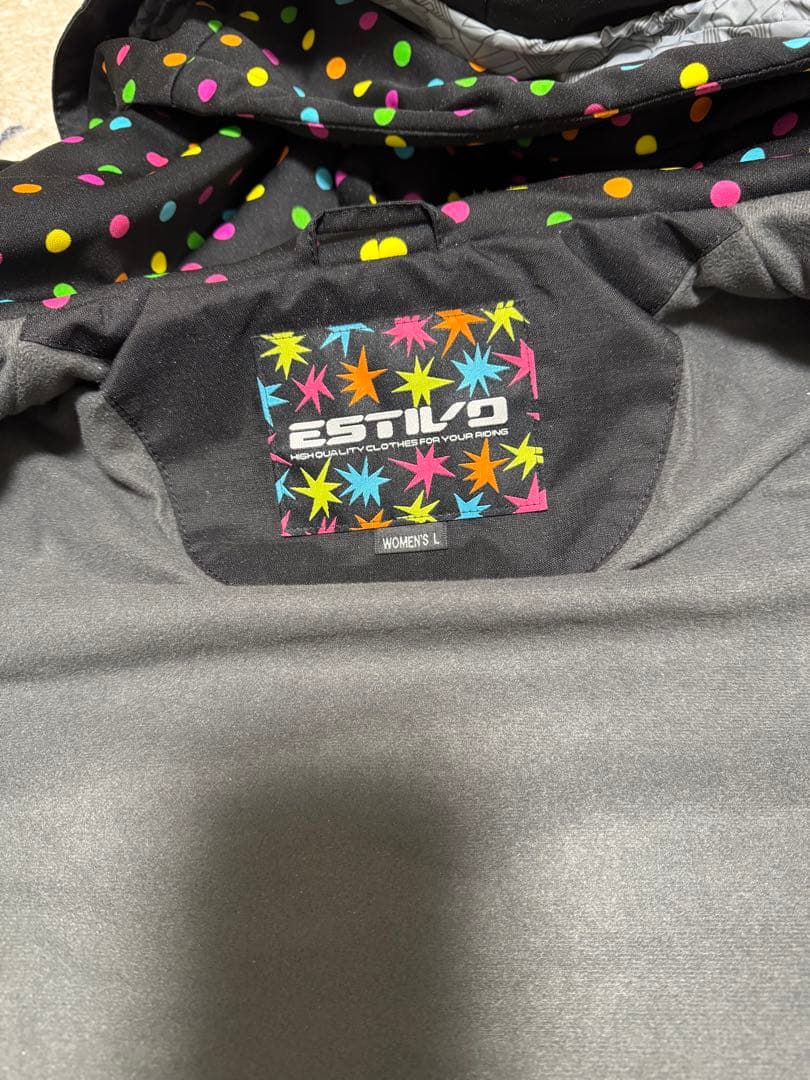 ESTIVO 黒 スノーボードジャケット