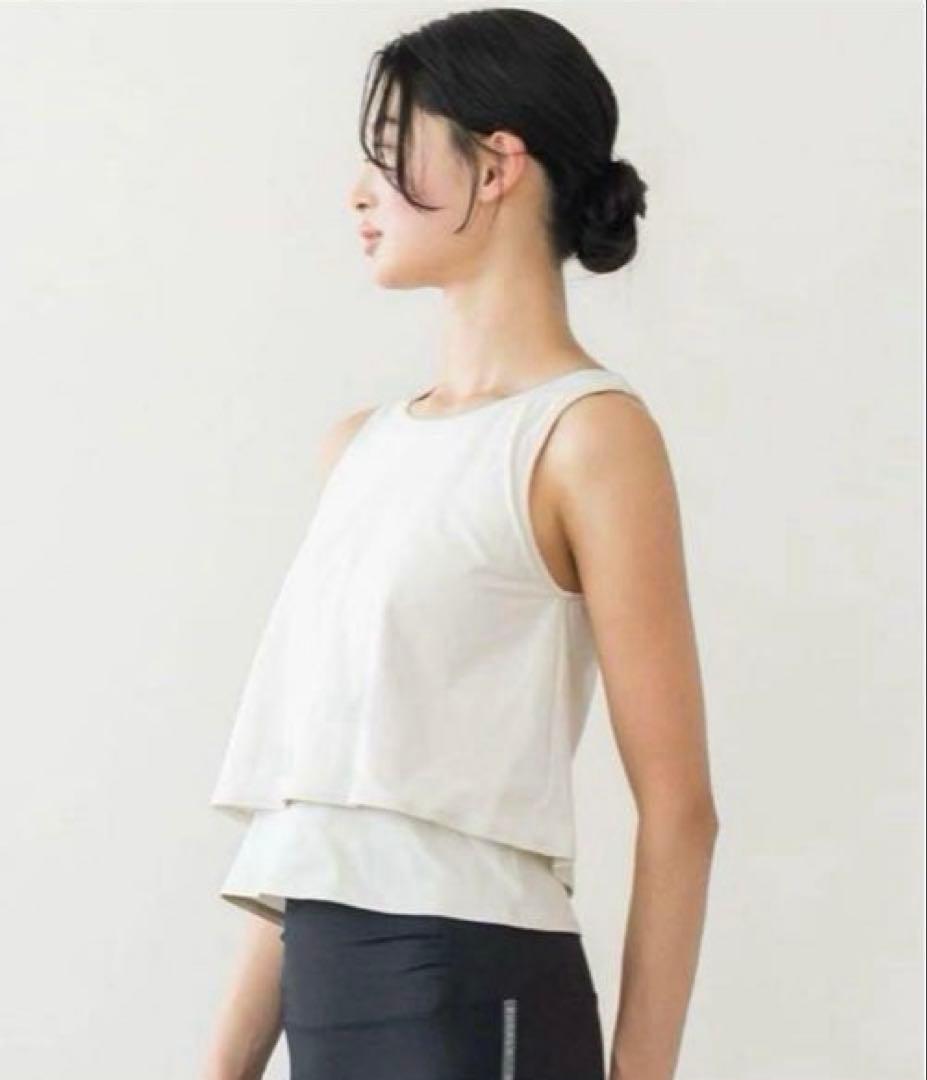 【SUKALA】⭐️美品⭐️Sサイズ⭐️カップ付きフレアタンクトップ⭐️サンドベージュ