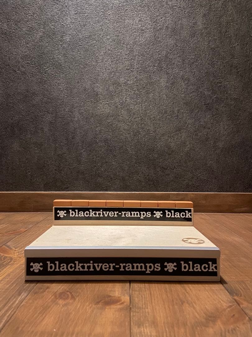 black-ramps 指スケ　セクション