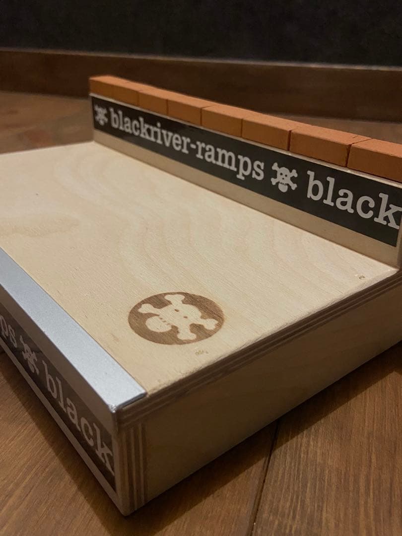 black-ramps 指スケ　セクション
