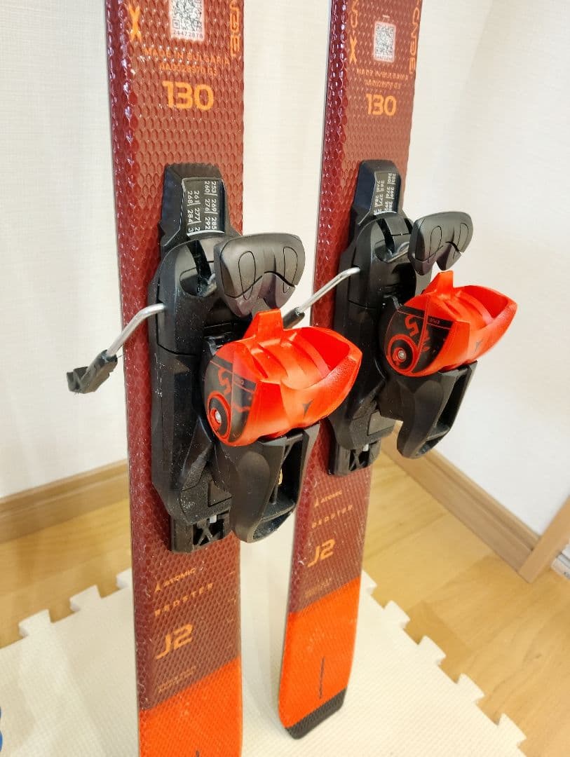 Atomic スキー ジュニア　130cm 赤 バインディング付き