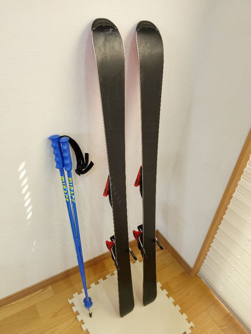 Atomic スキー ジュニア　130cm 赤 バインディング付き