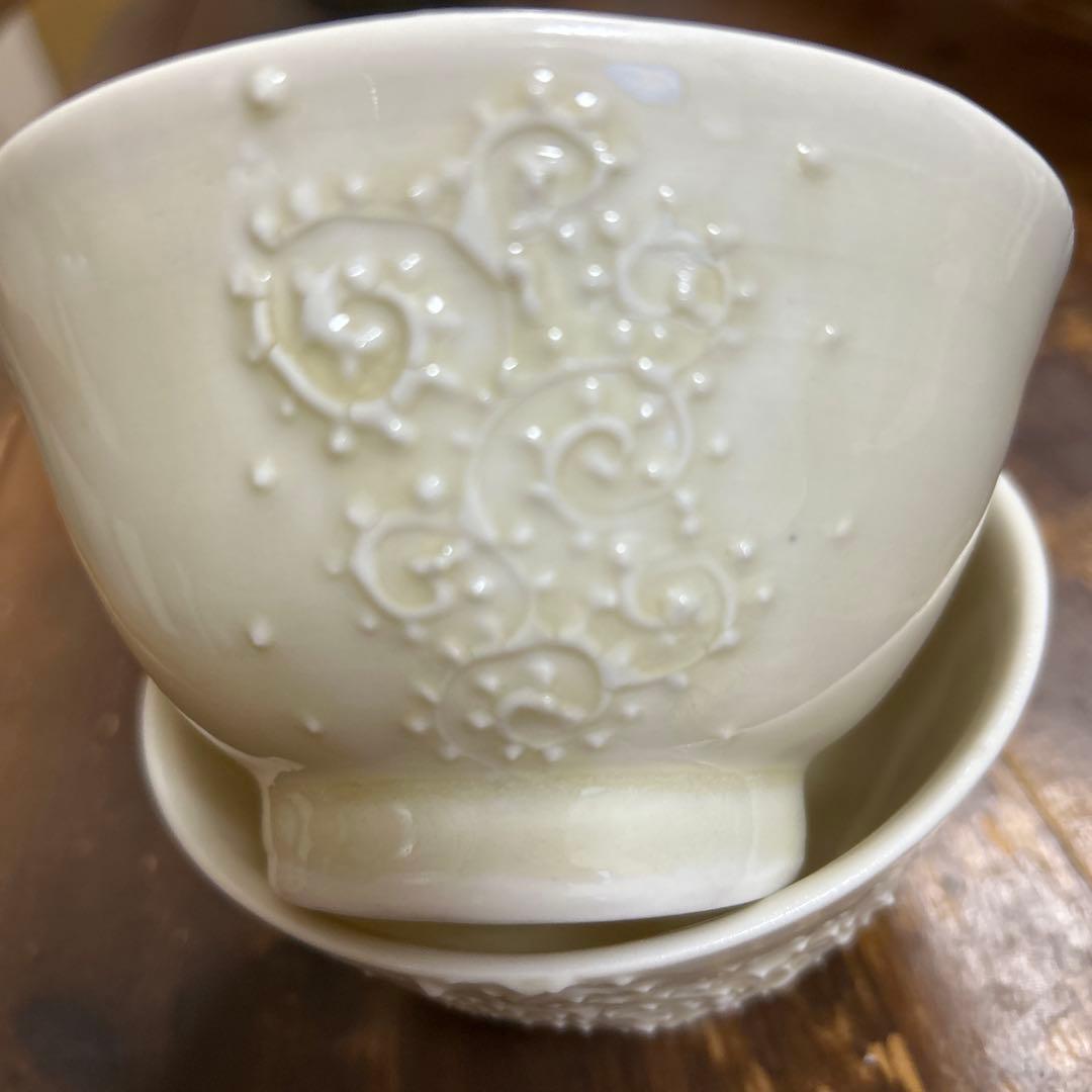 作家　陶芸作家　いっちん　ボツボツが可愛い白い飯碗　2つ