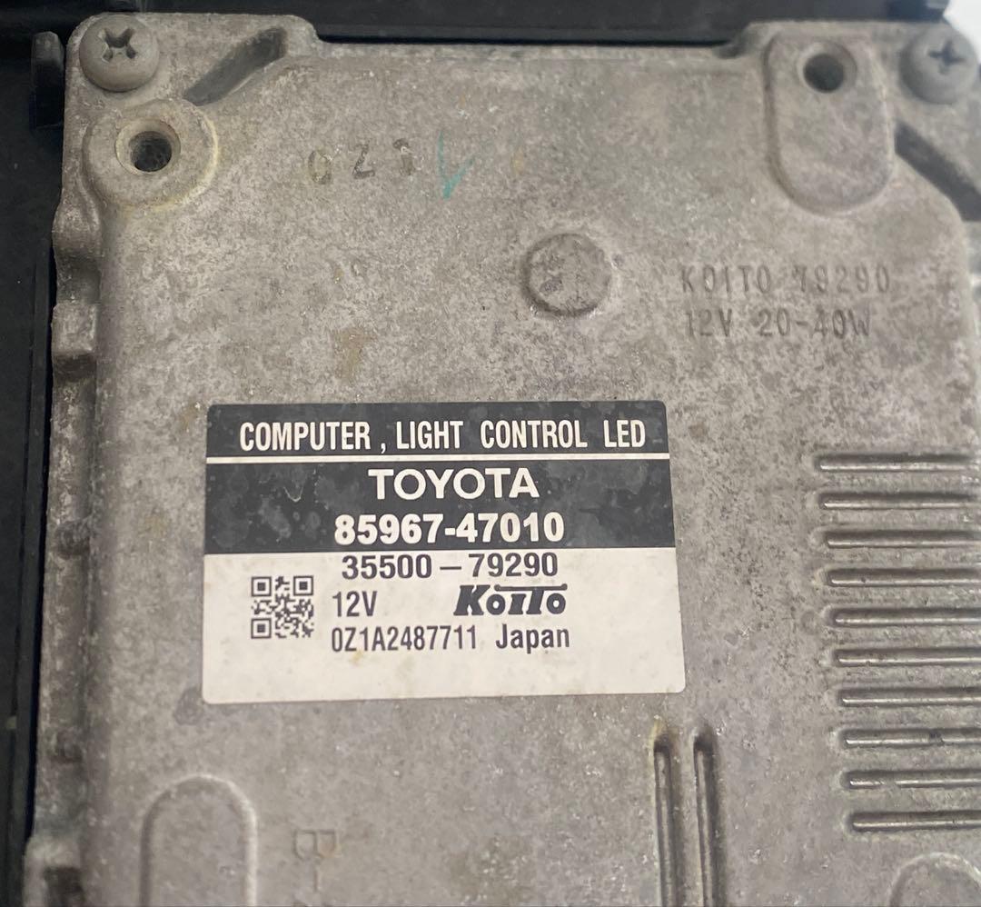 トヨタ プリウス ZVW30 前期 純正LEDヘッドライト 左右セット