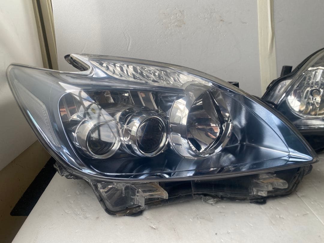 トヨタ プリウス ZVW30 前期 純正LEDヘッドライト 左右セット