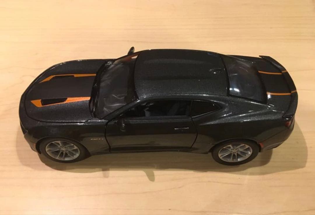 新品 1/24 グリーンライト シボレー カマロ SS 50周年 グレー