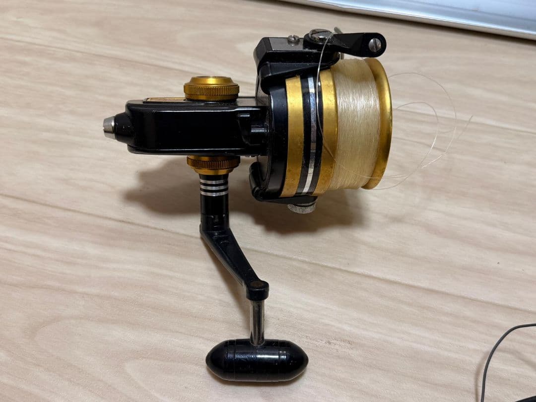 HIGH SPEED PENN 850SS スピニングリール 黒と金