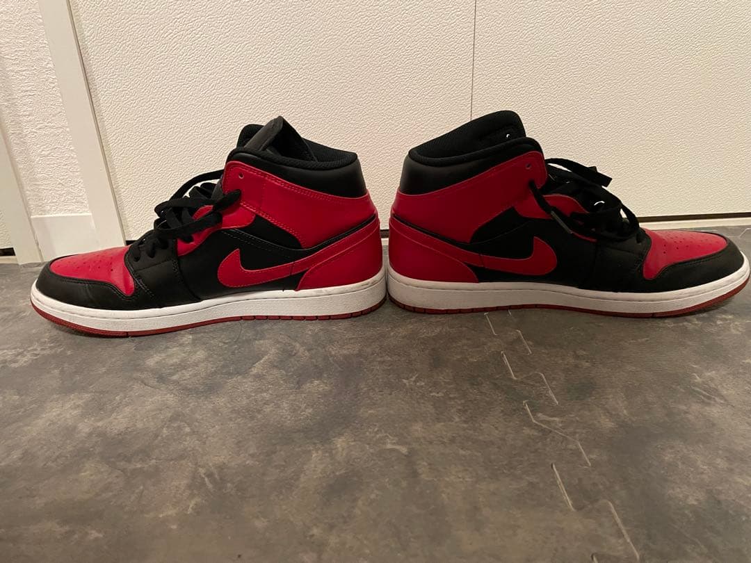 Nike Air Jordan 1 赤黒 ハイカットシューズ