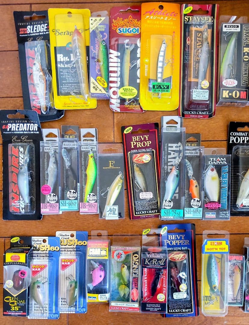 ほぼ新品 まとめ売り ルアー約50個、ワーム多数、ライン3個