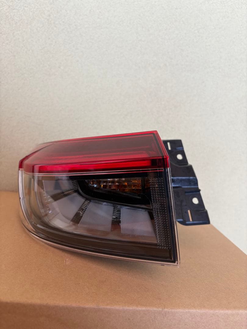 VEZEL e:HEV Z 純正テールランプ 左右 RV系 美品