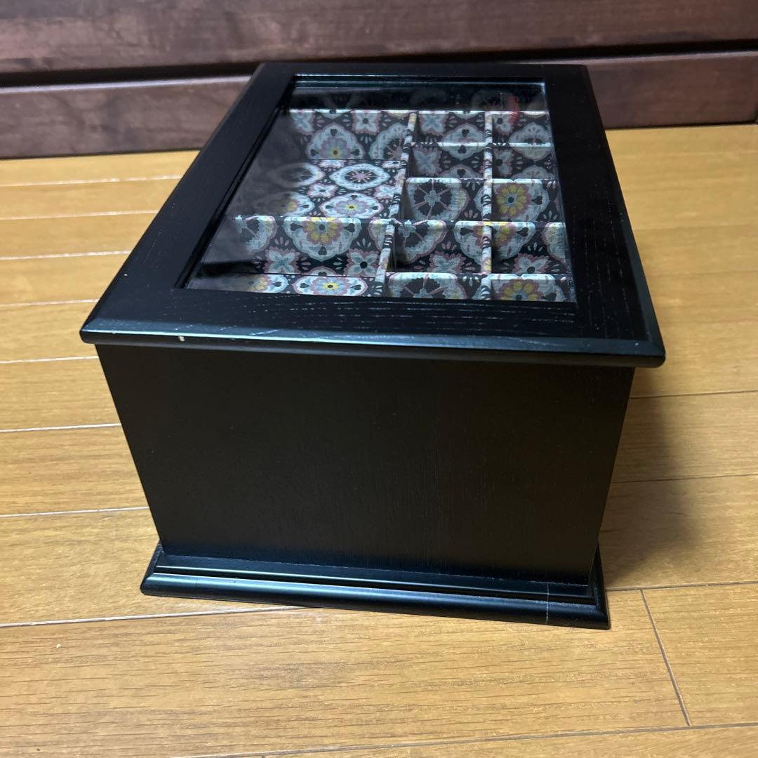 和柄 モダン 小物入れ 引き出し収納 2段 木製 布張り 強化ガラス 上開き
