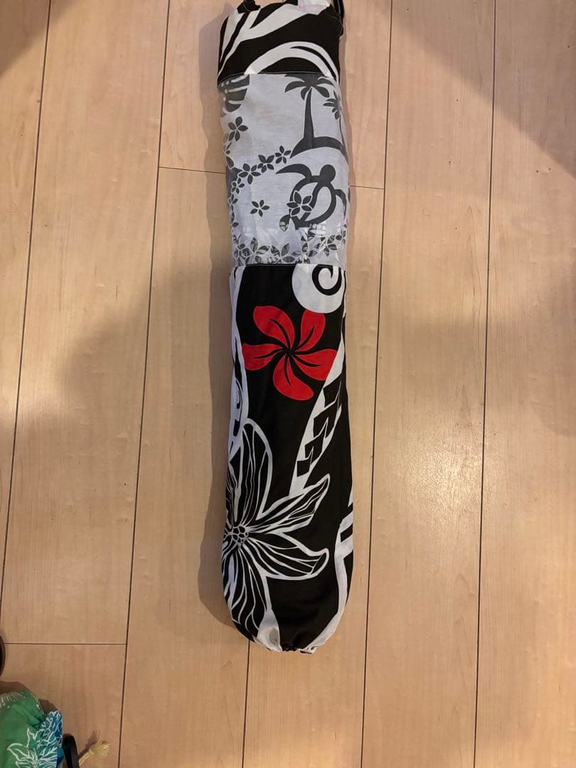 ハワイアンフラダンス パウスカート 黒とグレー