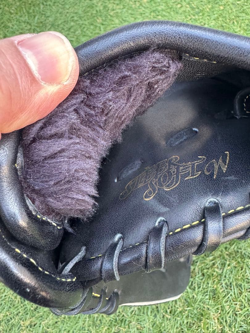 【美品】MIZUNO セレクトナイン 軟式 大人 外野手用 14 右投げグラブ