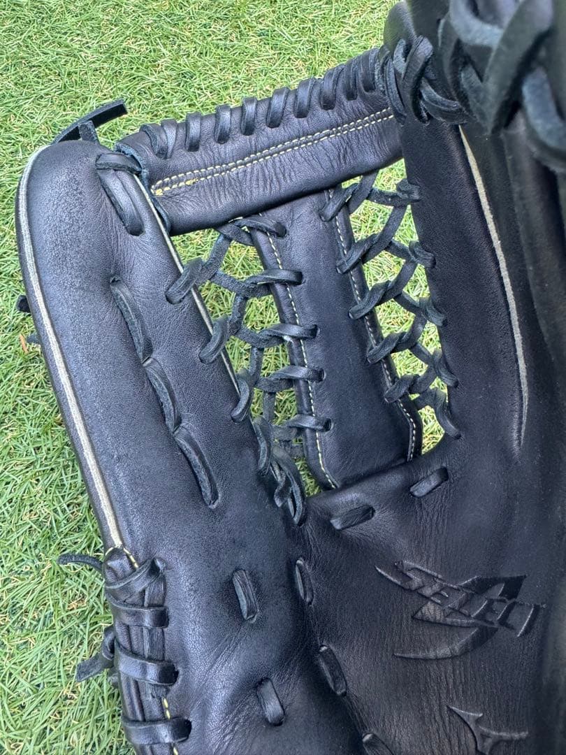 【美品】MIZUNO セレクトナイン 軟式 大人 外野手用 14 右投げグラブ