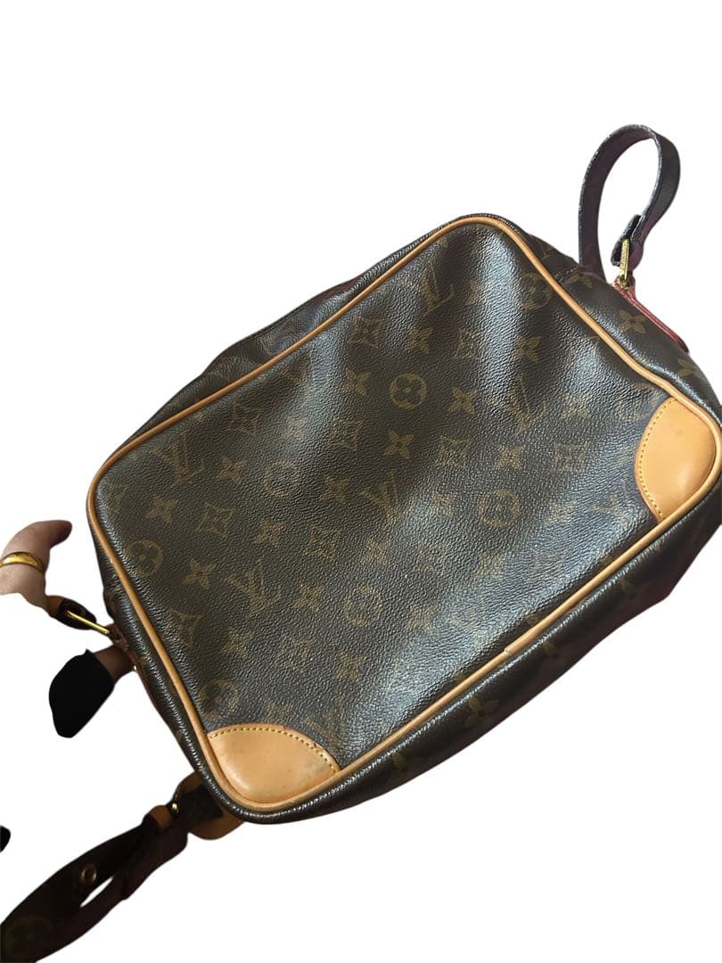 LOUIS VUITTON ショルダーバッグ ブラウン