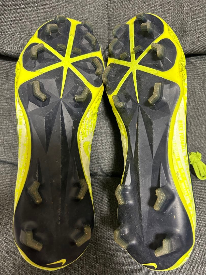 サッカースパイク　ナイキファントムヴェノムFG トップモデル