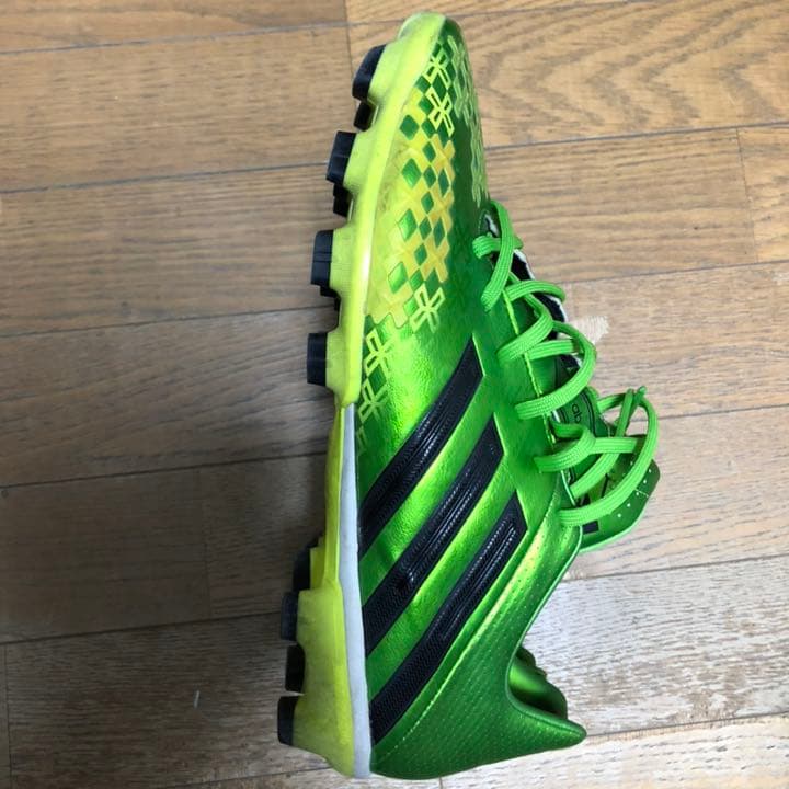 サッカースパイク アディダス　26.5