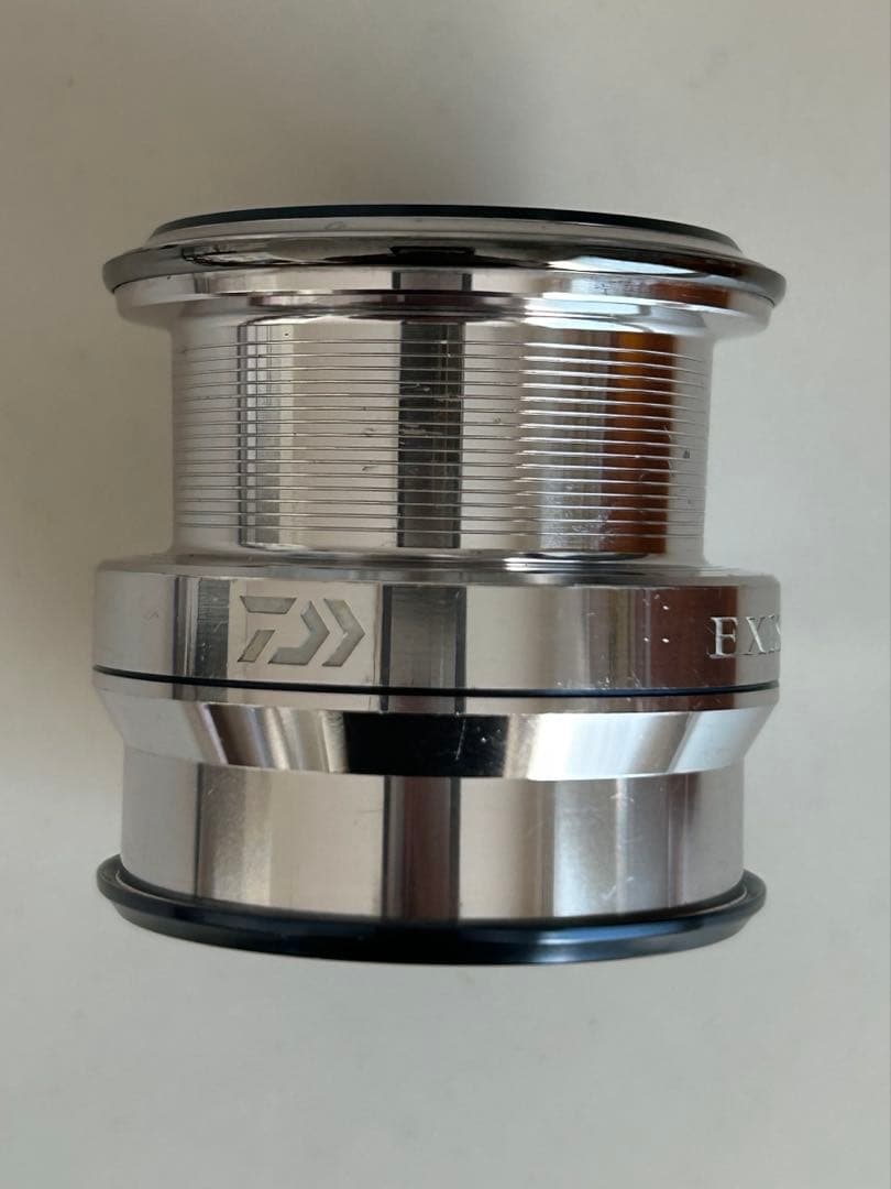 （美品）Daiwa イグジスト 2500 LTスピニングリールパーツ