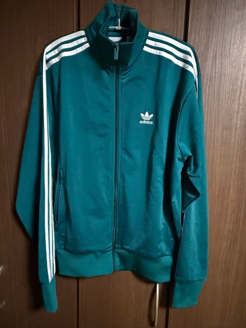 adidas トラックジャケット　グリーン