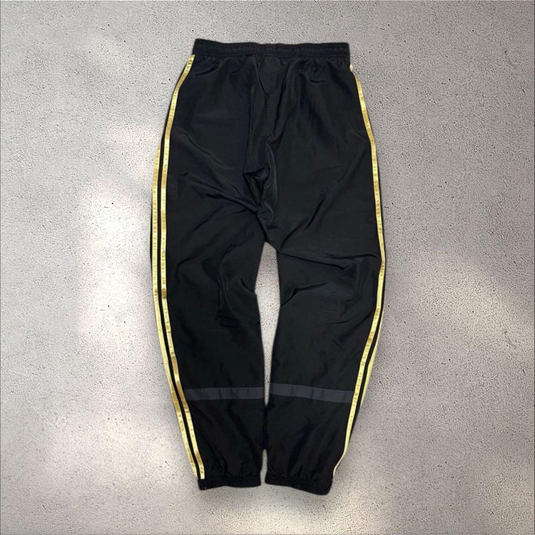 美品 ACミラン Milan Adidas トラックパンツ スリーストライプ