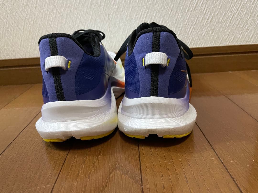 サッカニー　テンパス　ランニングシューズ