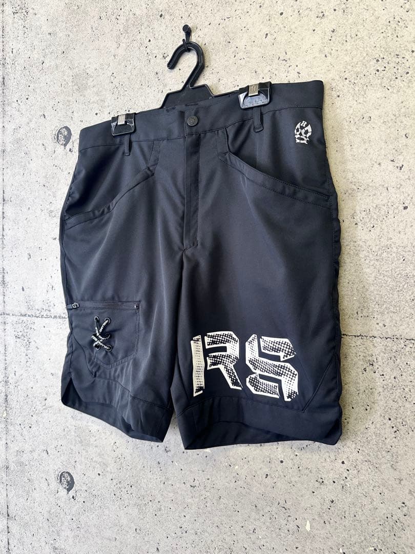 【新品未使用】サイズ4 メンズ ハーフパンツ ラッセルノ 2670