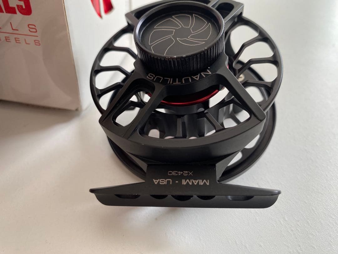 NAUTILUS XS 3/4 Black フライリール ノーティラス