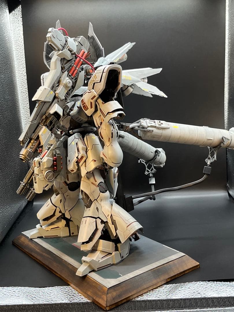 最終価格サザビー【MG・改修・完成品・台座付き】