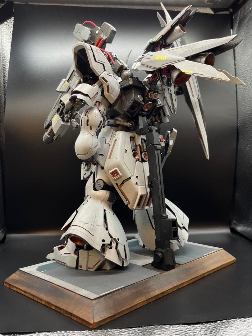 最終価格サザビー【MG・改修・完成品・台座付き】