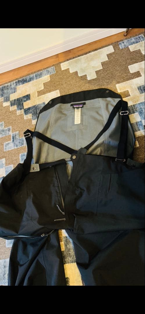 【美品】Patagonia アントラックド　ビブパンツ　ブラック